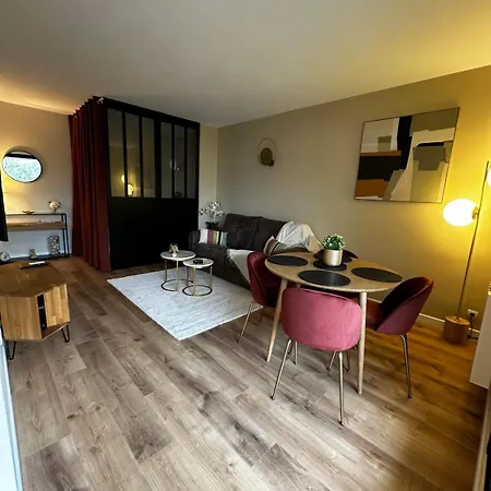 Apartment Le Monet Elegant Studio, Parking & Proche Bordeaux Et Tram
