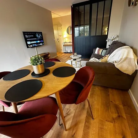 Apartment Le Monet Elegant Studio, Parking & Proche Bordeaux Et Tram Merignac (Gironde)